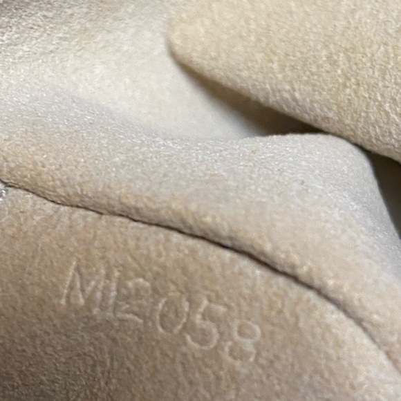 Louis Vuitton Hampstead PM in Azur - Picture 14 of 15